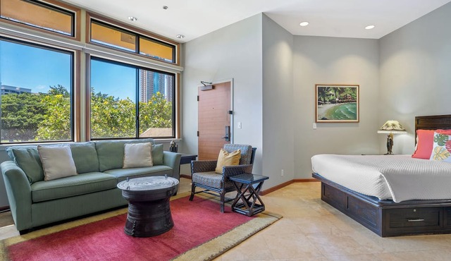 Luana Waikiki Hotel & Suites