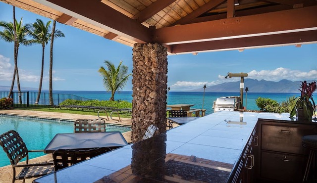 Noelani 304 3bdrm 2.5 Bath 3 Bedroom Condo by RedAwning