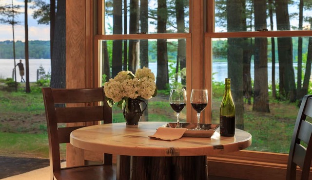 Wolf Cove Inn