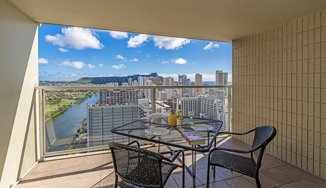 Ocean-Diamond Head Waikiki Condo at Island Colony Short Walk to the Beach