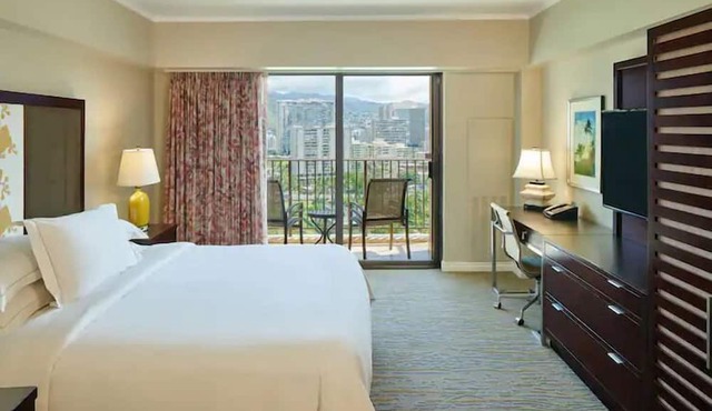 Waikiki | Couples Lagoon Stay | Pool + Spa