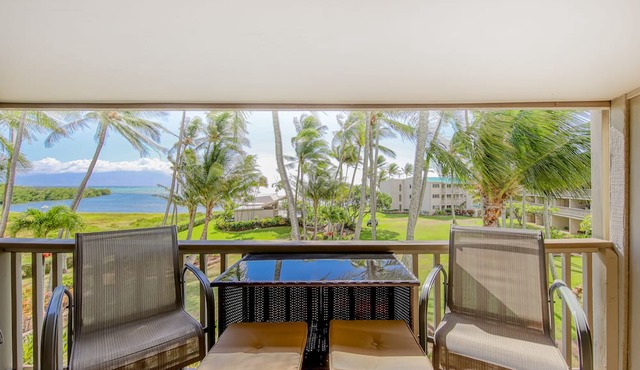 Ocean view condo with shaded lana'i, WiFi & shared pool, tennis, grills, cabana