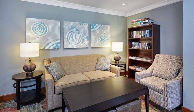 Contemporary Suite in "The Glen" Business District | 24 Hour Fitness Center + Indoor Pool + Kitchen