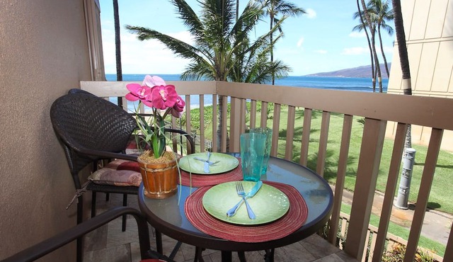 OCEANFRONT RESORT- WHALES+LOW WINTER RATES- Kihei Sands Beachfront Condo-B10