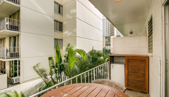 Surfer's Dream Condo w/Full Kitchen - Free Wifi, Sleeps 4