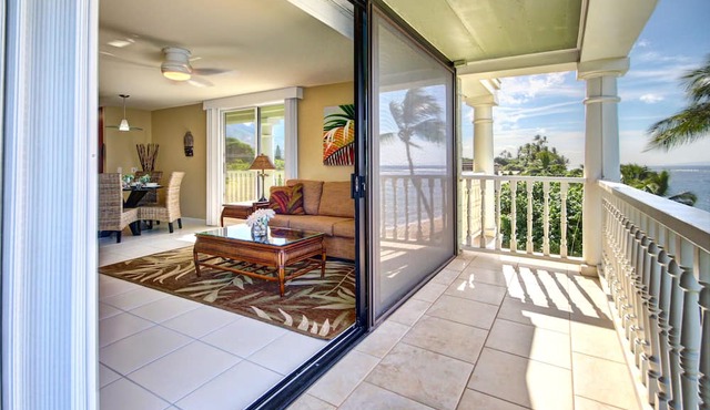 Bright Corner Oceanfront Unit with Stunning Sunsets