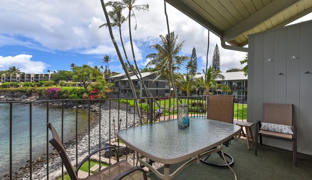 Breathtaking Cove Front Beauty in Napili