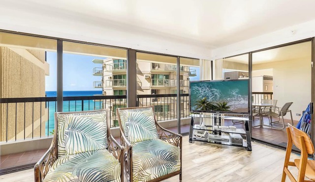 Ocean View Paradise Escape at Waikiki Beach Tower Near Shops & Restaurants