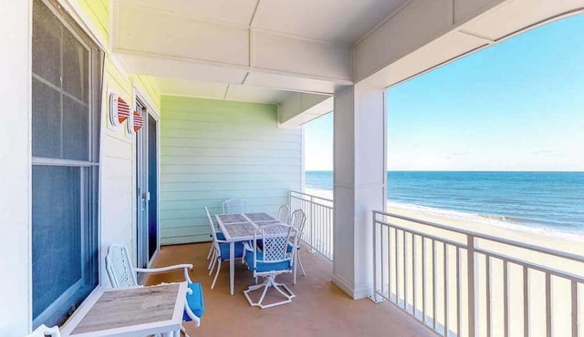 Beachfront 3rd-floor condo with ocean views, 3 pools, free wifi gym & w/d