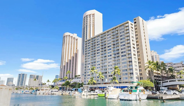Ocean View 1BR at Ilikai Marina