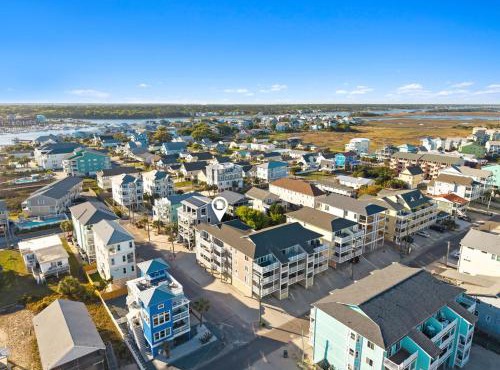 Oceanview Condo Pool Walk to CB Pier Villa