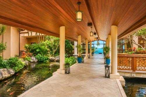 The Resort at Kapalua Bay Ocean View 3 BR Sleeps 10 Luxury Resort Living Complimentary Car with 6 Nights MON-1303 by KBM