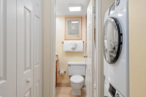 Royal Kahana 104 · RK104 West Maui Studio at BeachFront Resort w