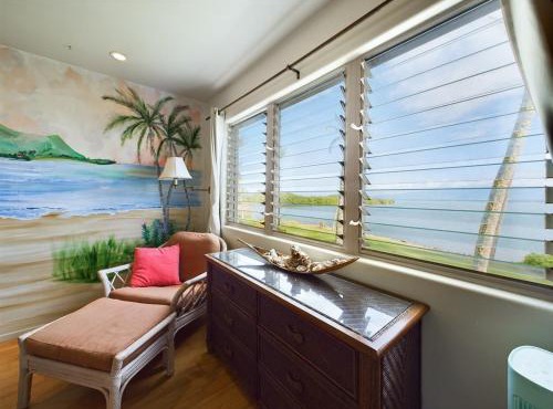 Oceanfront true 2 bedroom wlanai on Molokai