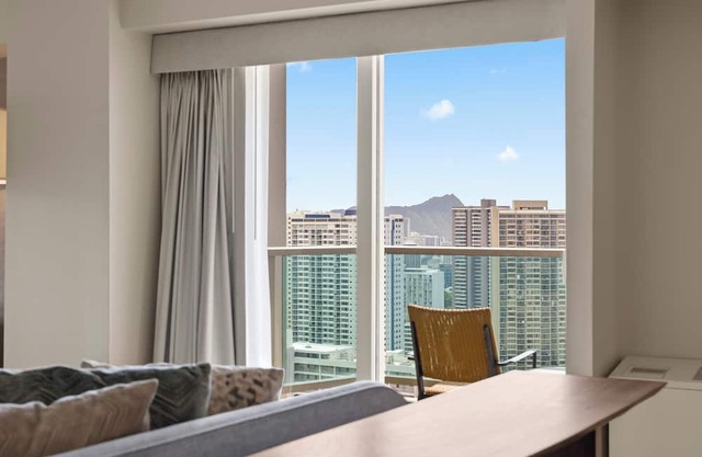 34th Floor Ala Moana Large Regal Suite - 2Br/3Ba, Book Now at Special Rate!